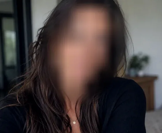 Anna, 38