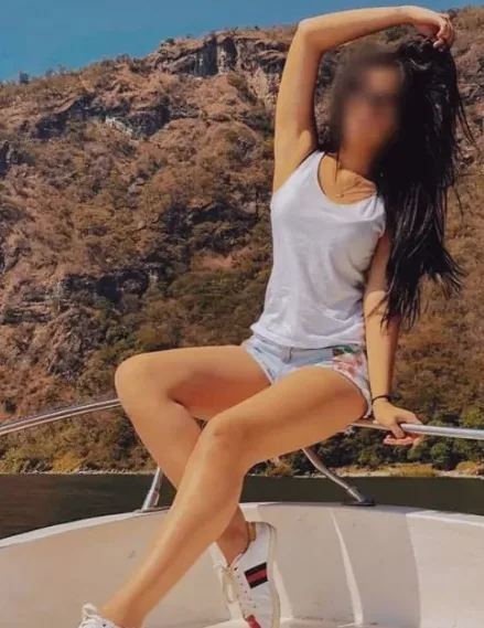Anna, 27