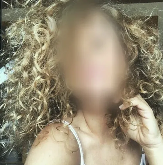Ayse, 25