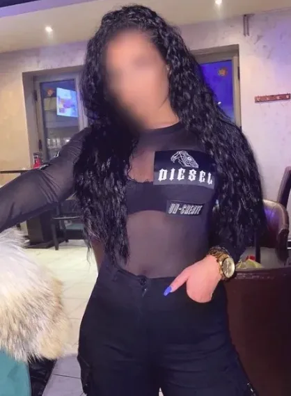 Chiara, 30
