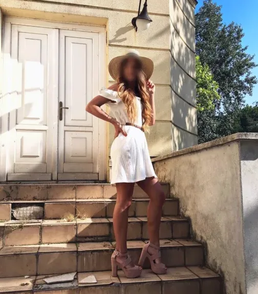 Chiara, 36