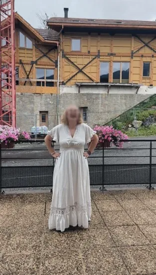 Jasmin, 28