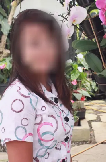Julia, 30