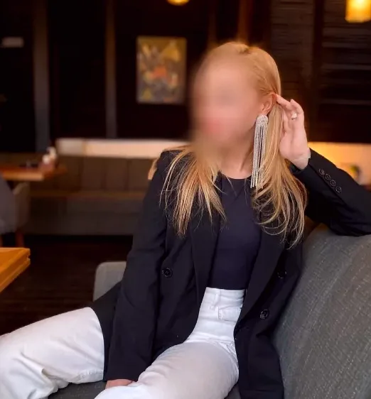 Klara, 32