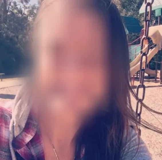 Leonie, 39