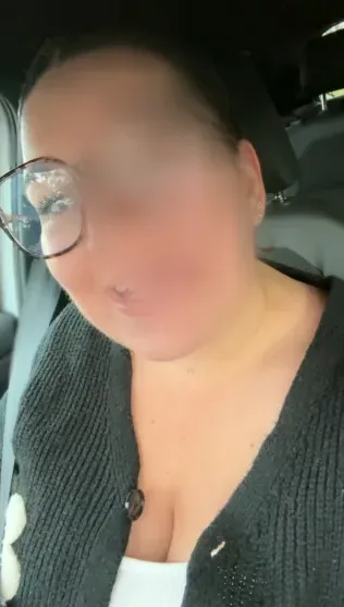 Marina, 27