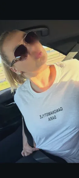 Nadine, 32