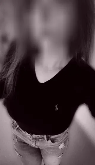 Neele, 26