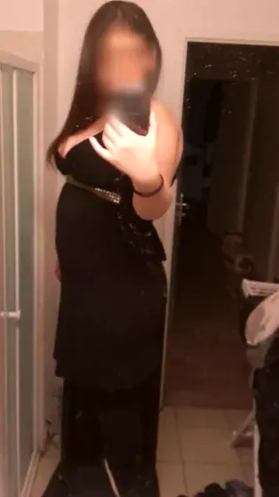 Nicole, 39