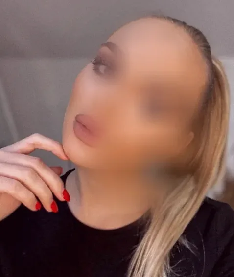 Nora, 31