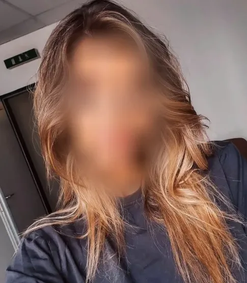 Sabrina, 32