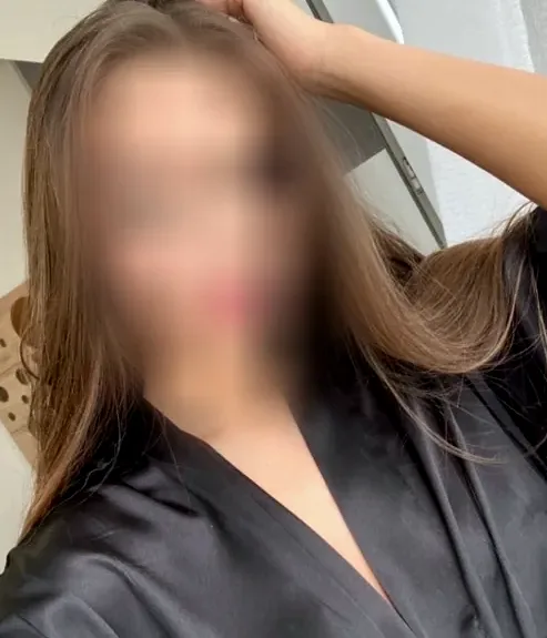 Sandra, 32