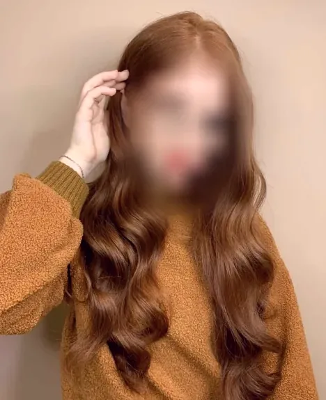 Vivien, 24